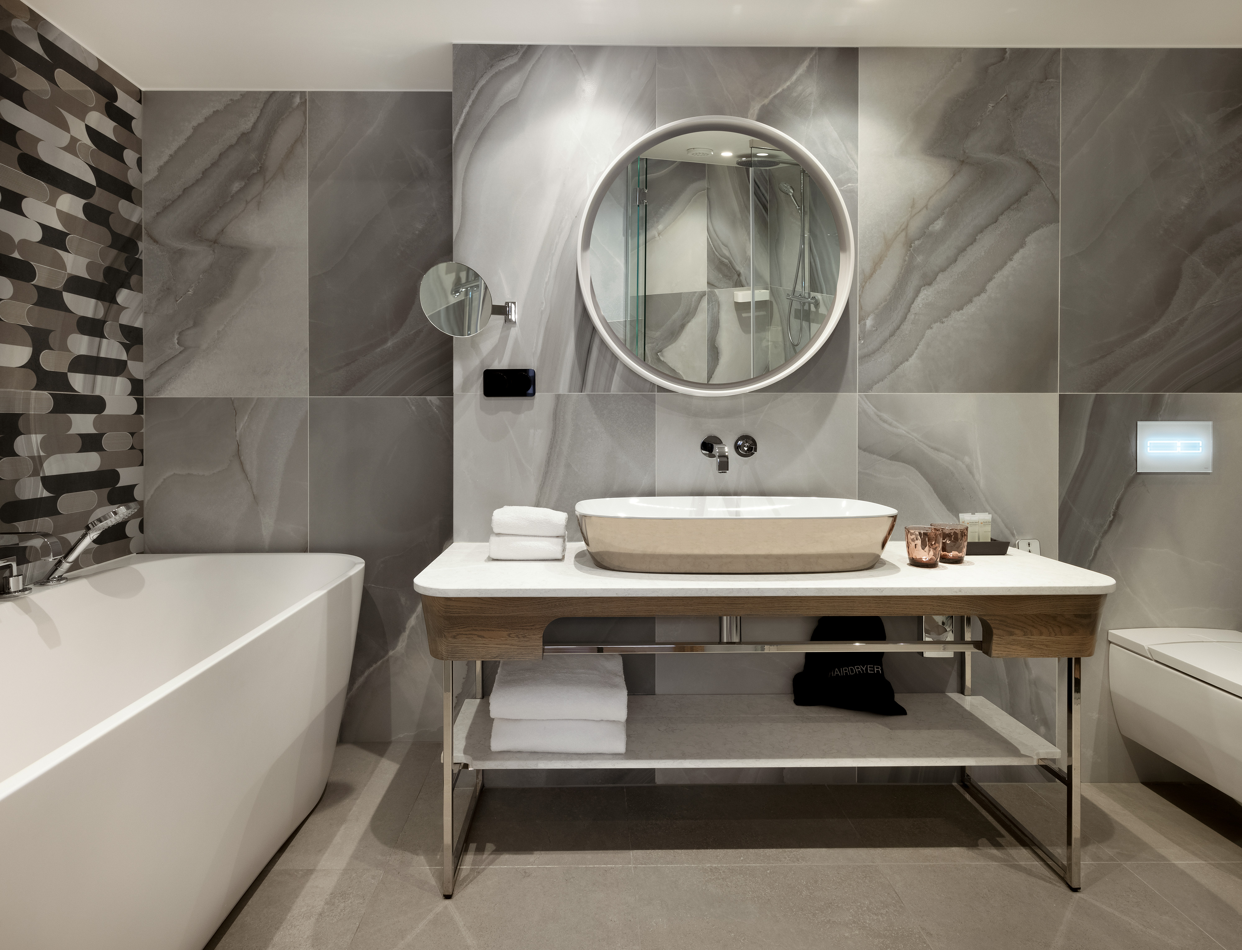 Executive, Suite