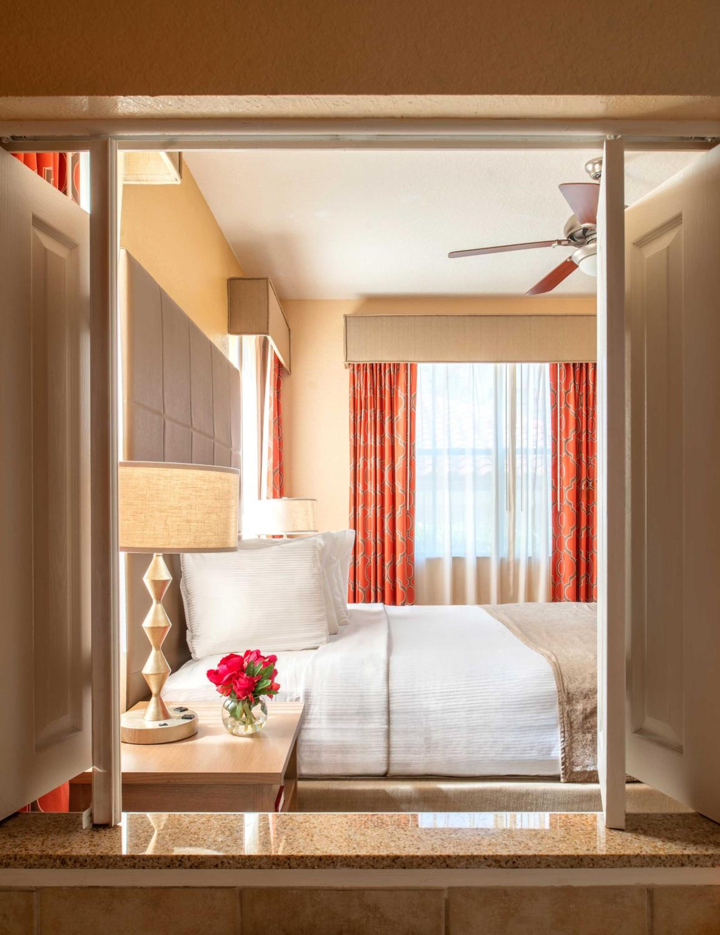 2 Bedrooms, Suite, Sofa, Floridays Orlando Resort 5/10