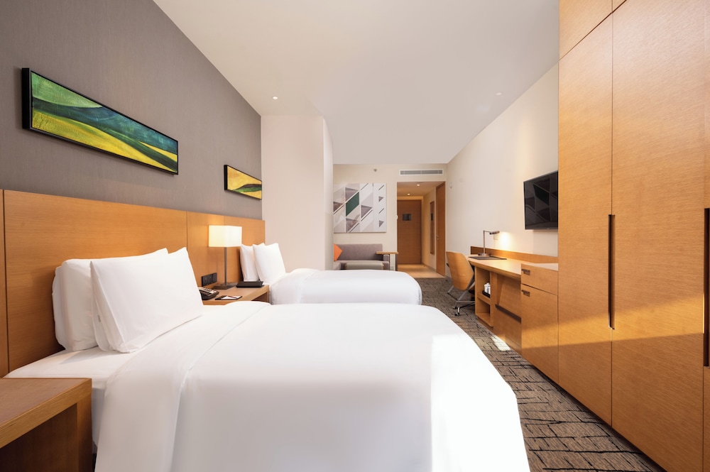 Room, Twin Beds, Lake View, Sofa
