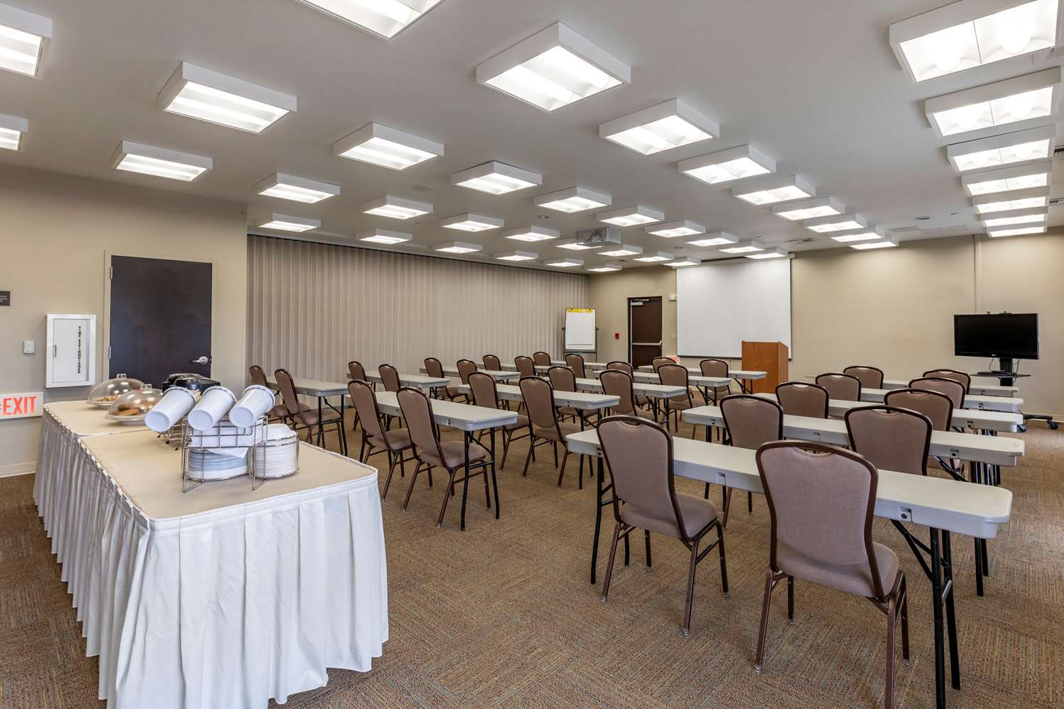 Sleep Inn & Suites Miles City I-94 34/39