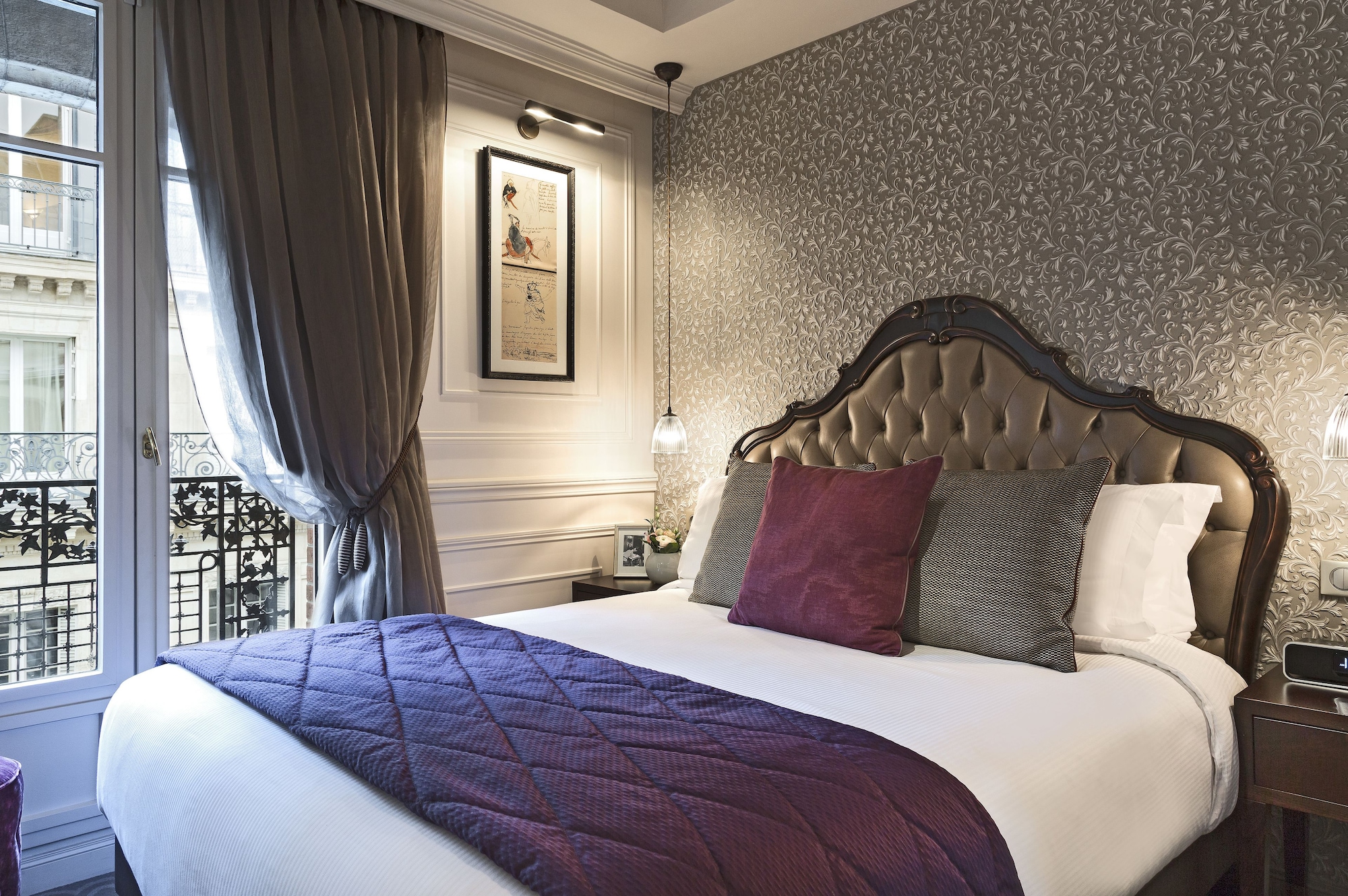 EXCLUSIVE, SUITE