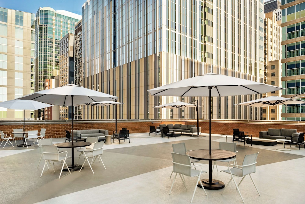 Hilton Grand Vacations Club Chicago Magnificent Mile 34/37