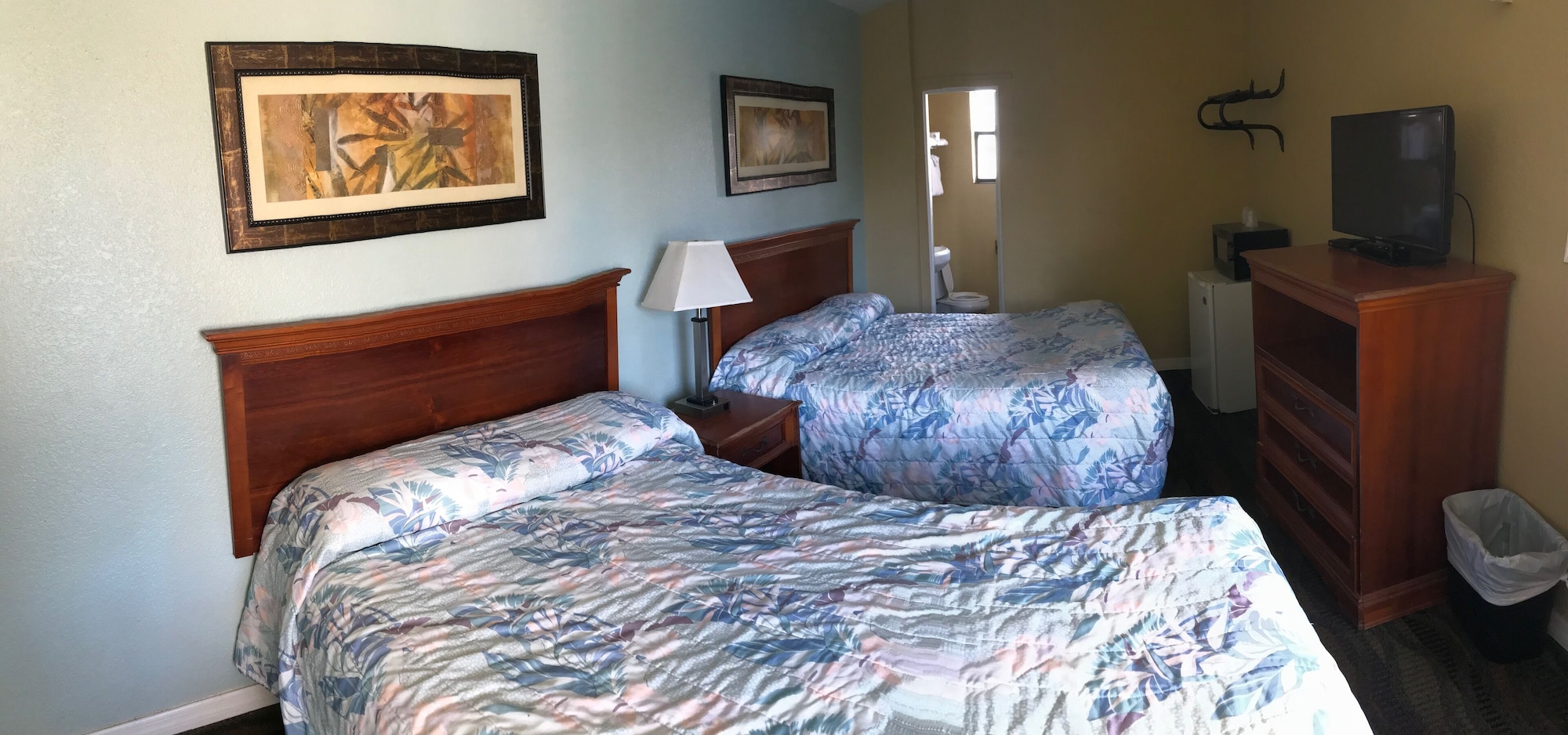ROOM, 2 DOUBLE BEDS, SMOKING