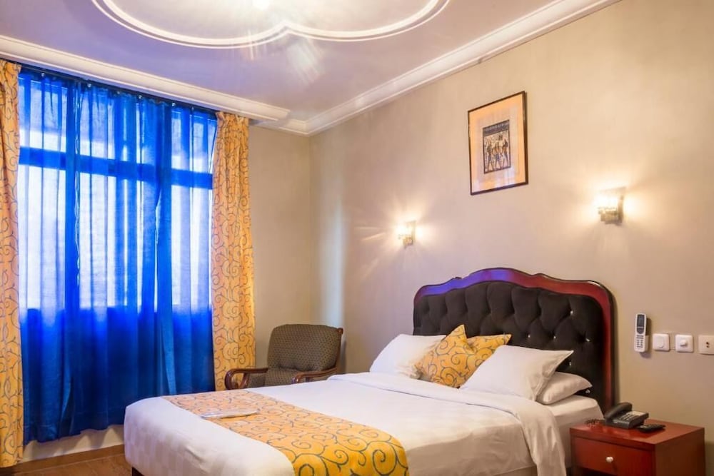 Hotel La Falaise Bonanjo 7/42