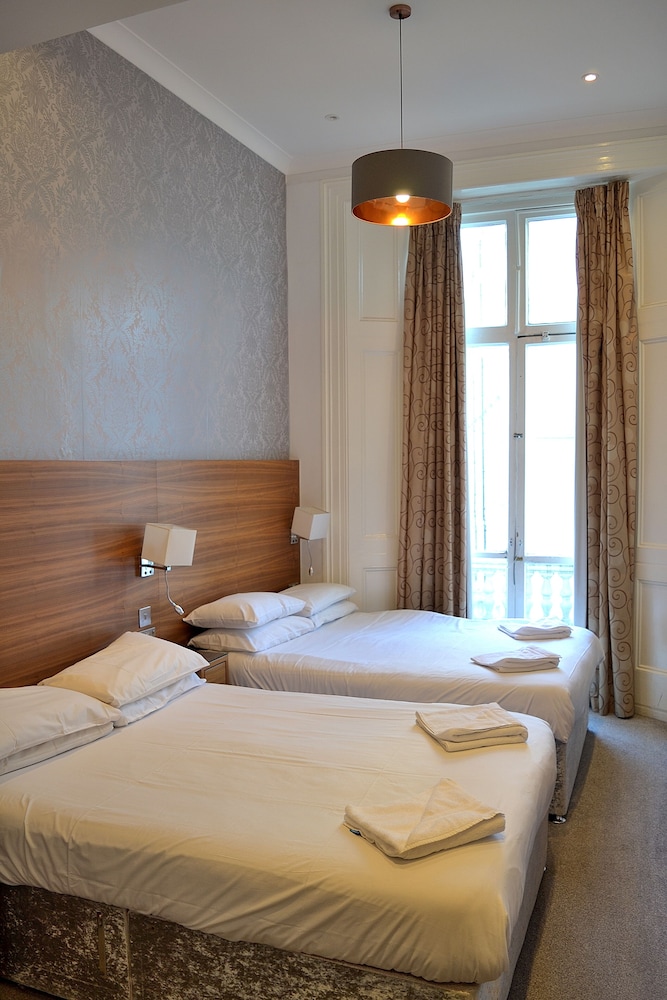 Leisure Inn Hotel 17/56