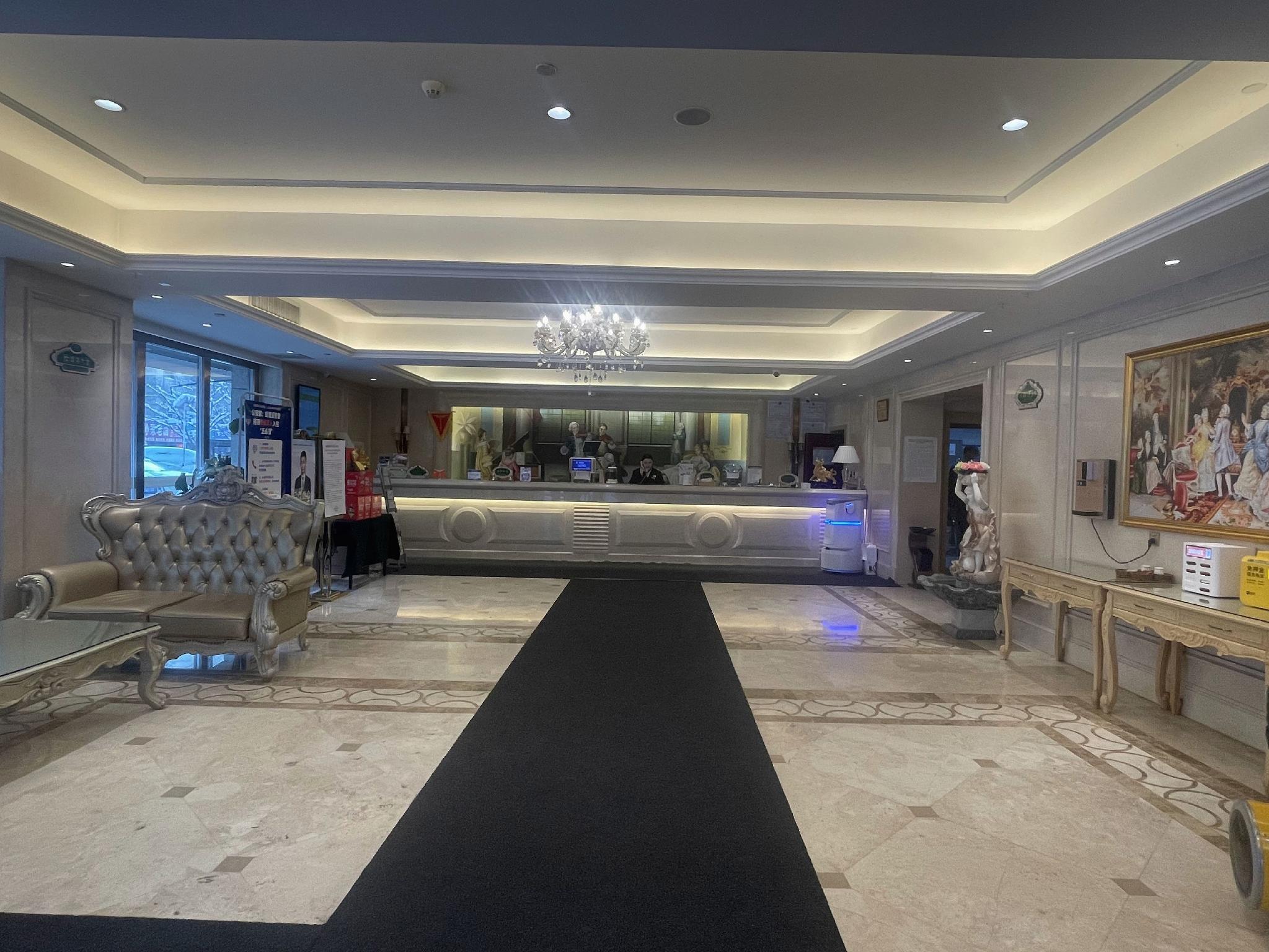 Vienna International Hotel (Urumqi International Airport) 8/27
