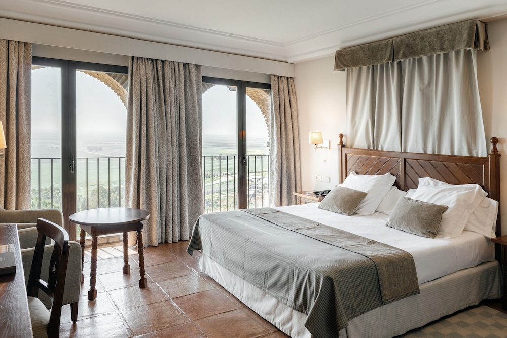 Parador De Carmona 7/40