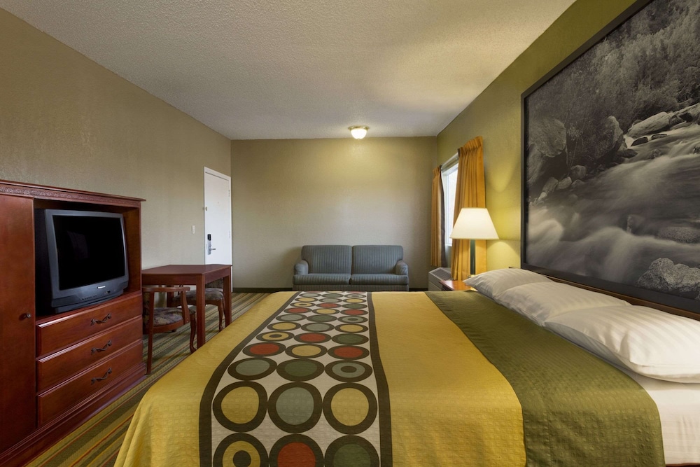 Super 8 By Wyndham Ridgecrest 19/44