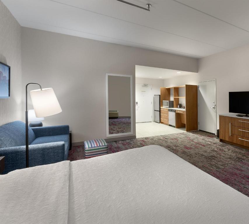 Studio, King Bed, Sofa, Accessible, Home2 Suites By Hilton Greenville Airport 5/10