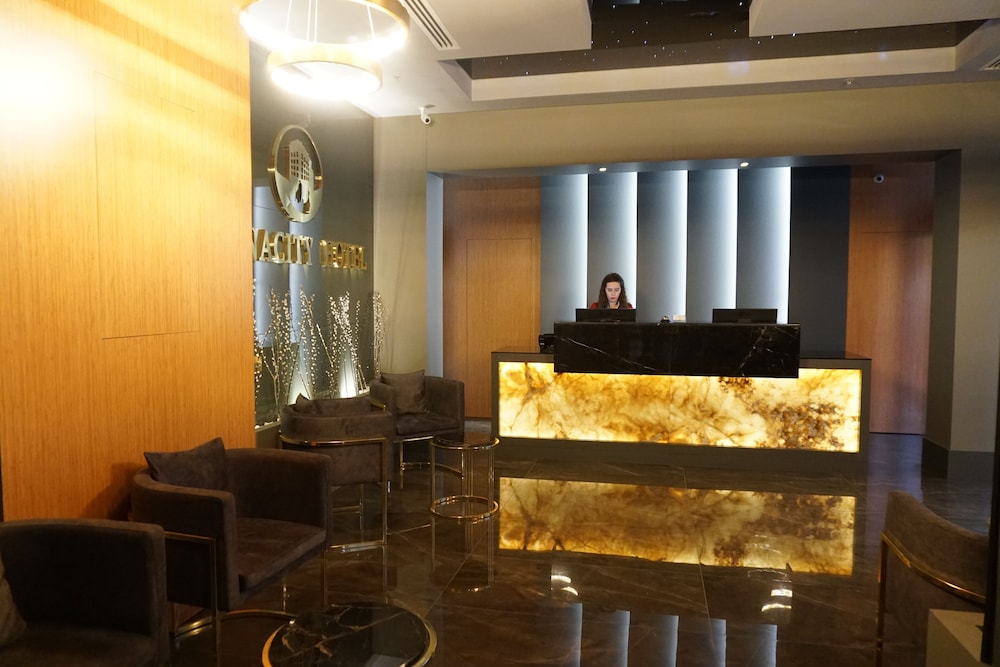 Sennacity Hotel 6/70