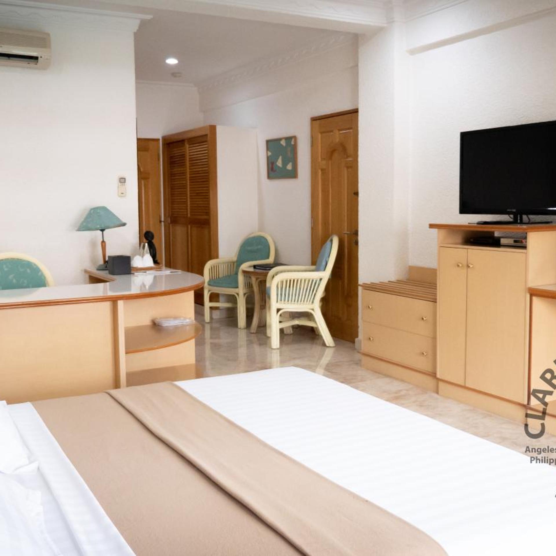 Clarkton Hotel 40/50