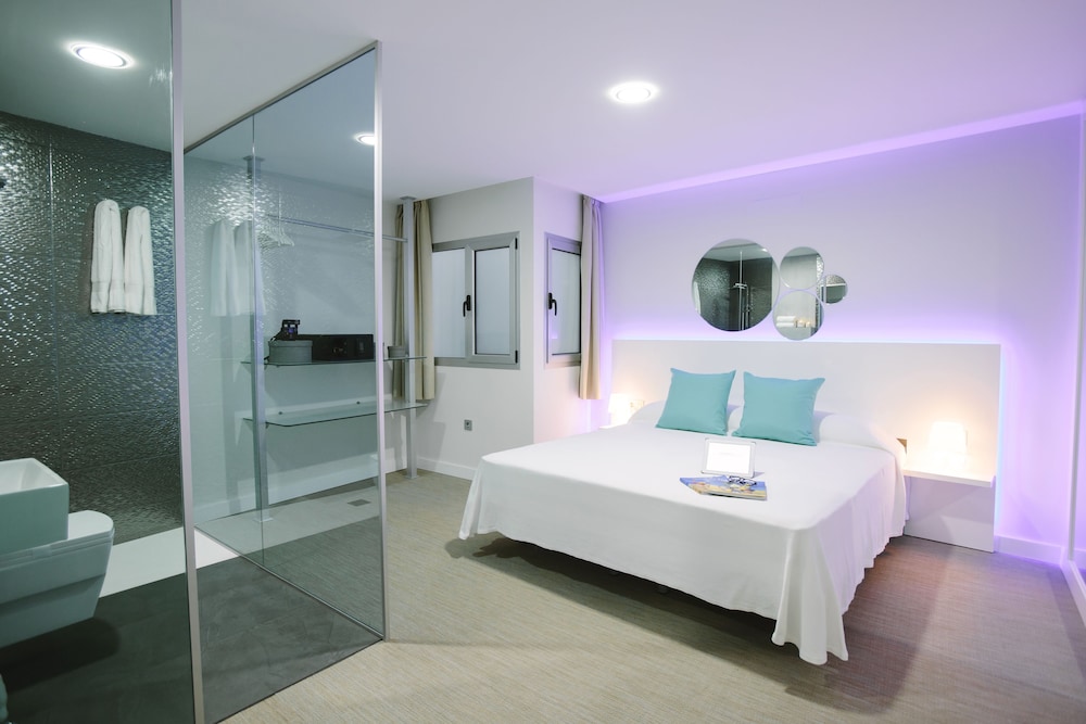 Valentina Beach Apartments And Suites 12/57