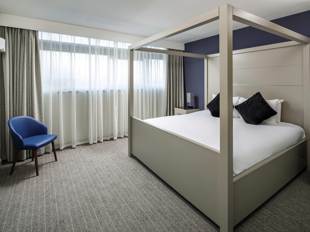Mercure Manchester Piccadilly 17/70