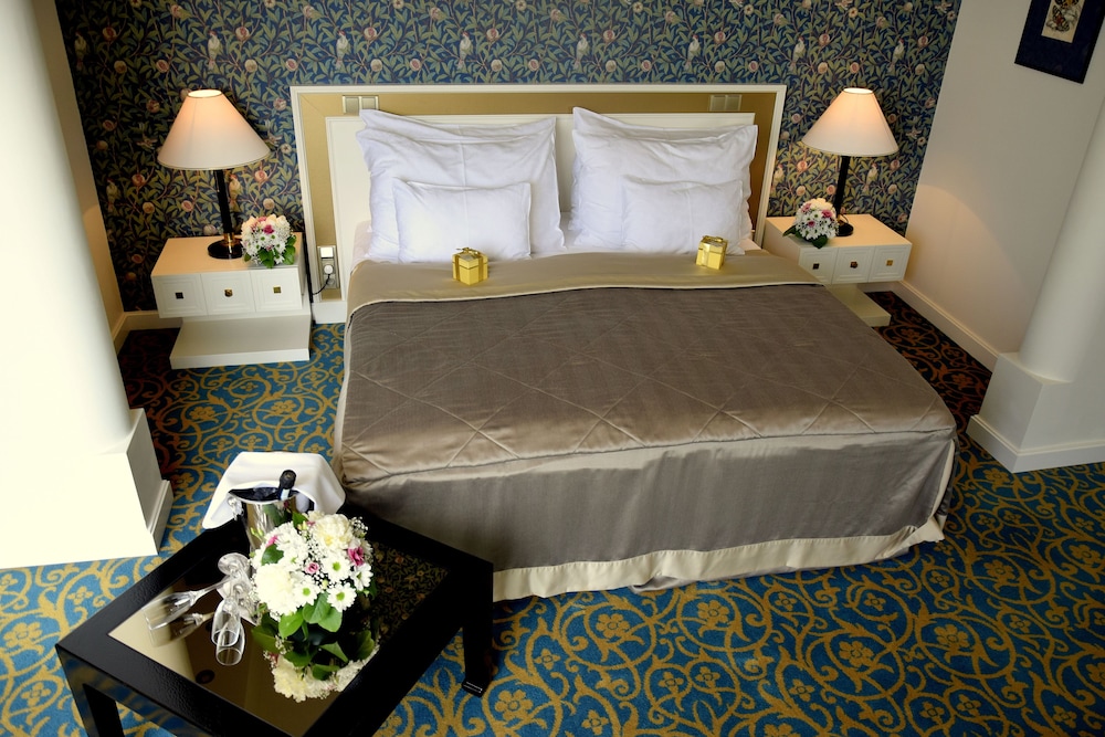 Savoy Hotel Prague 27/82