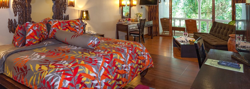 Tropica Bungalow Hotel 22/69
