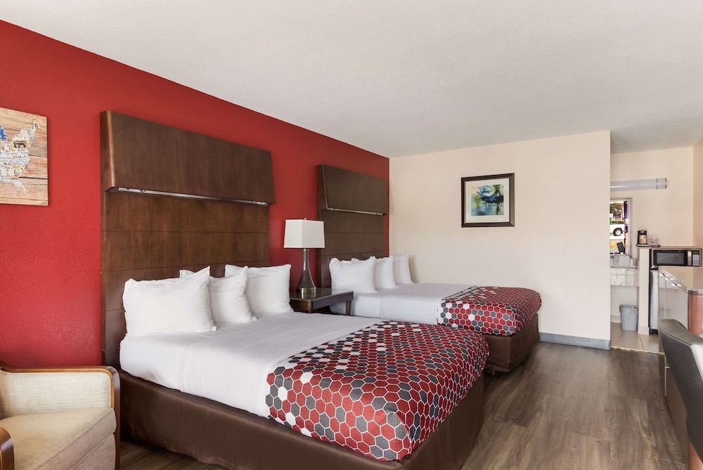 Econo Lodge Washington NC North 17/32