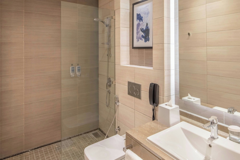 فور بوينتس شيراتون كورنيش جدة(Four Points by Sheraton Jeddah Corniche) 48/50