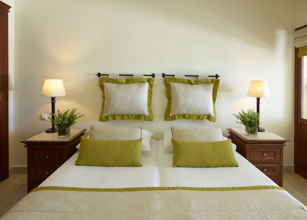Roda Beach Resort & Spa 27/49