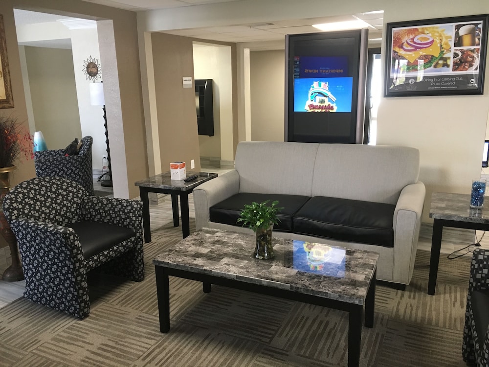 Quality Inn Pensacola, FL 24/36