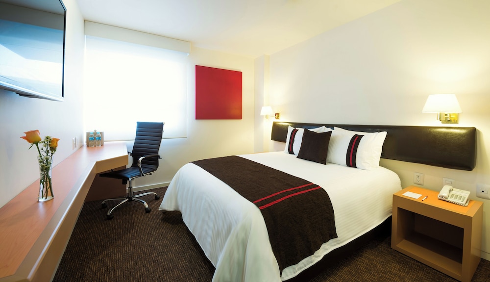Hotel VM Express Queretaro 24/47