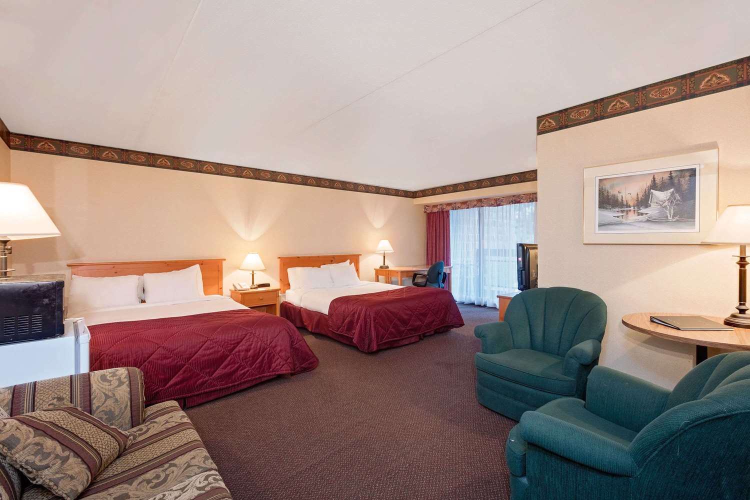 Ramada By Wyndham Pinewood Park Resort North Bay 14/24