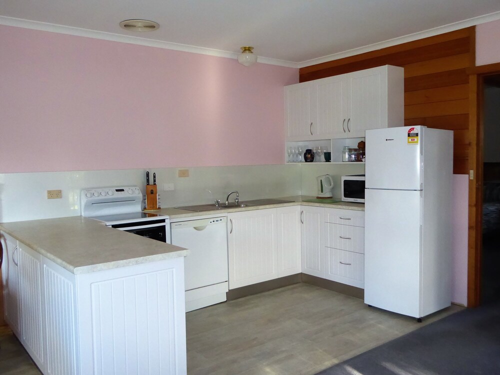 PLATYPUS PARK COUNTRY RETREAT 5/57