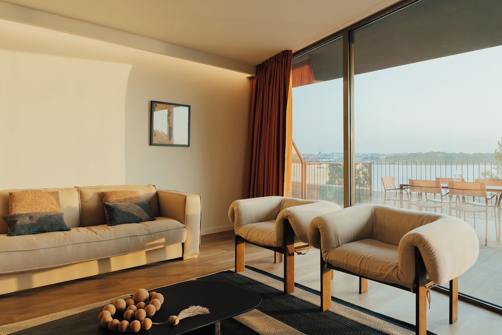 Upon Harbor - Seixal Bay Hotel 27/50