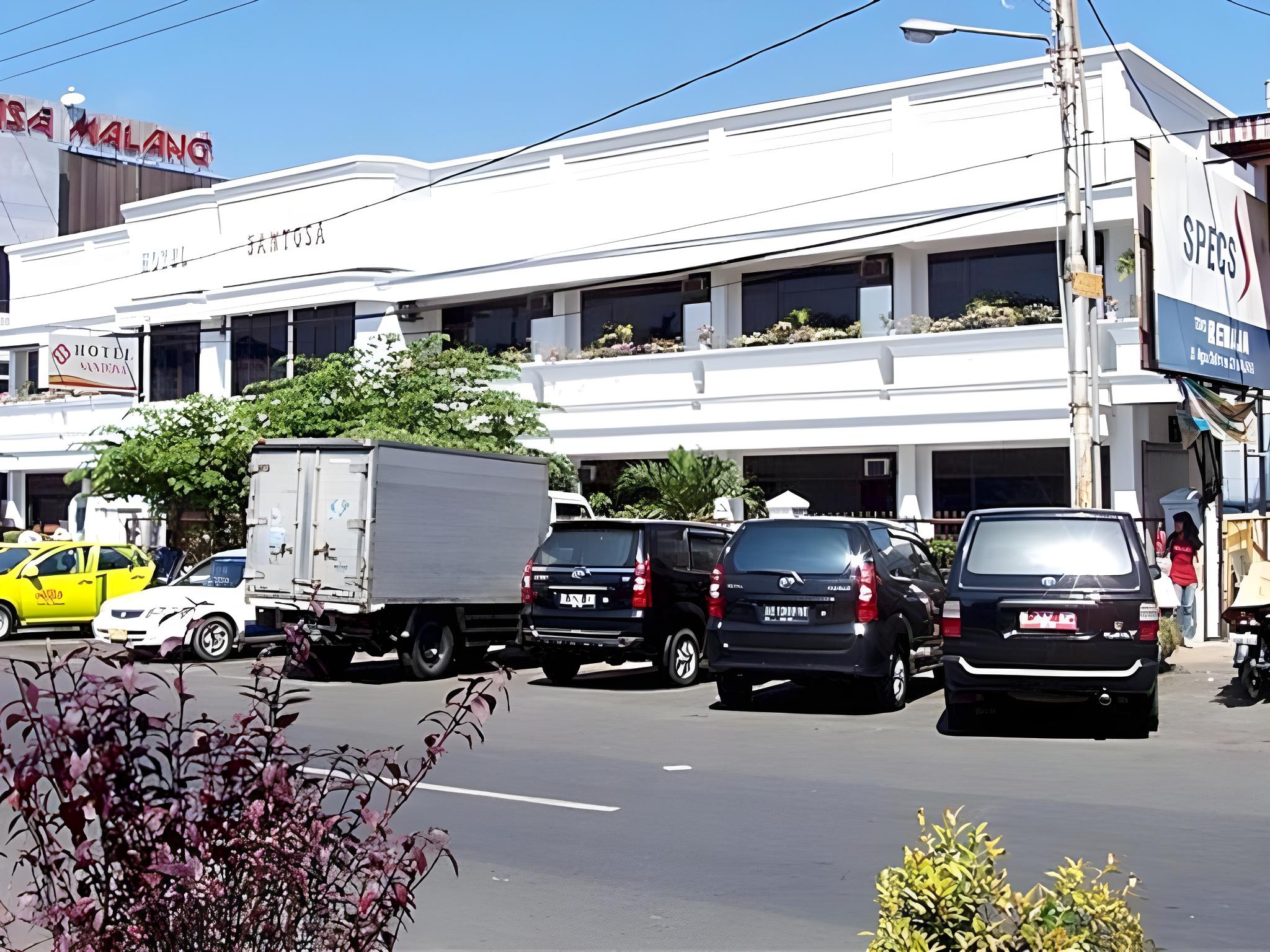 Hotel Santosa 24/27
