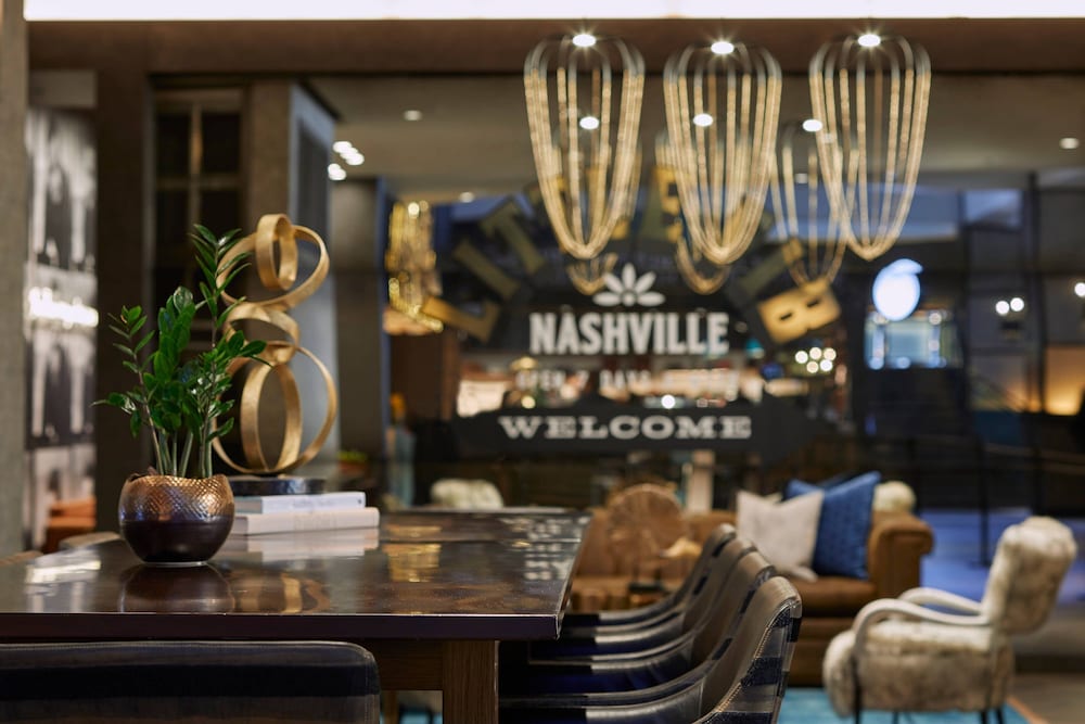 Renaissance Nashville Hotel 9/77
