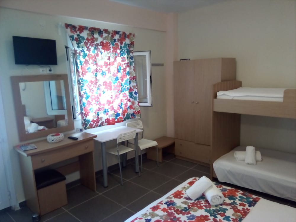 Nikos Apartments 33/33