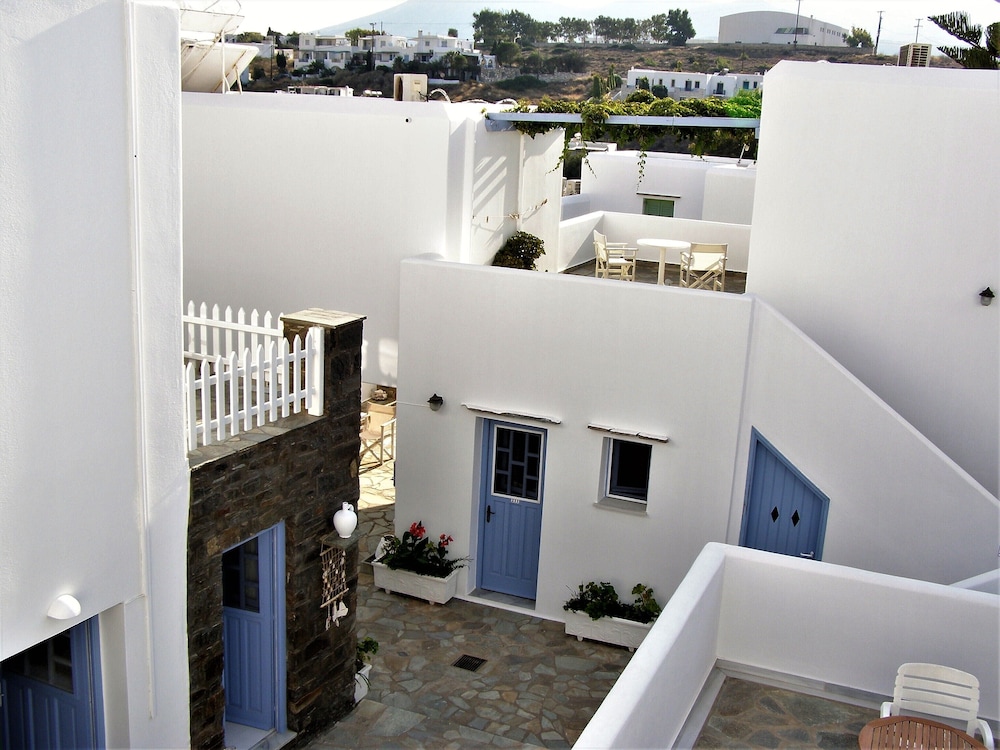 Elena Studios & Apartments 15/60