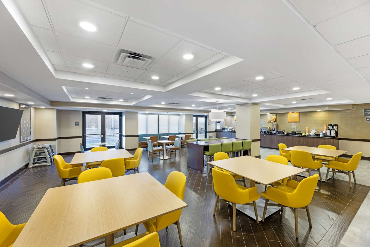 Comfort Inn & Suites Arlington Heights - Schaumburg 10/16