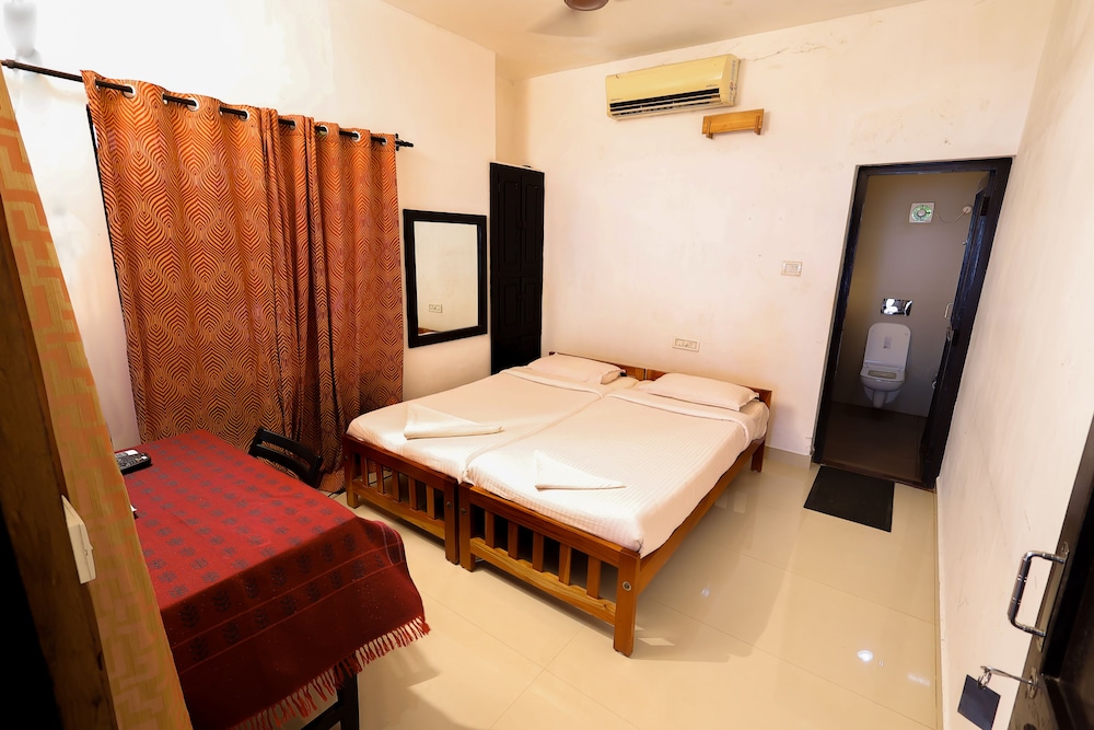 Illikkalam Lakeside Cottages 12/66