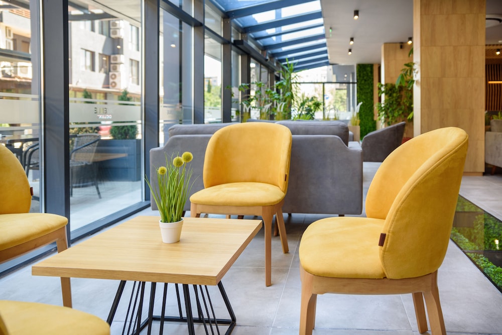 Avenue Hotel 38/50