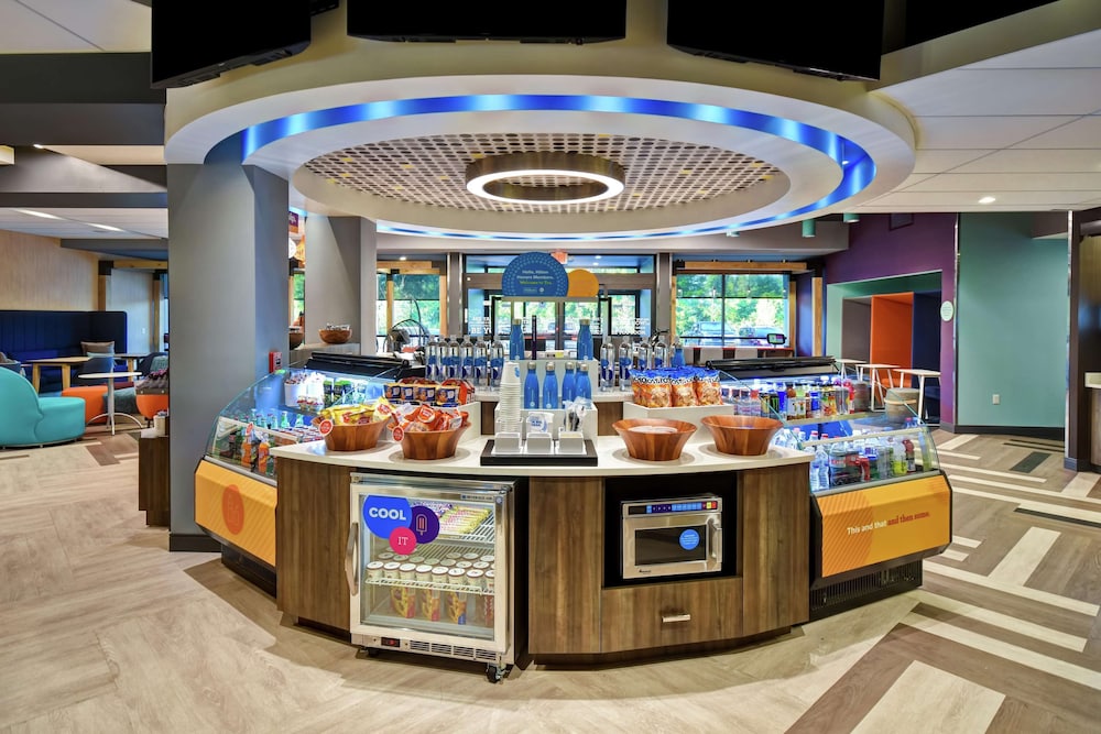 Tru by Hilton Sterling Heights Detroit 30/41