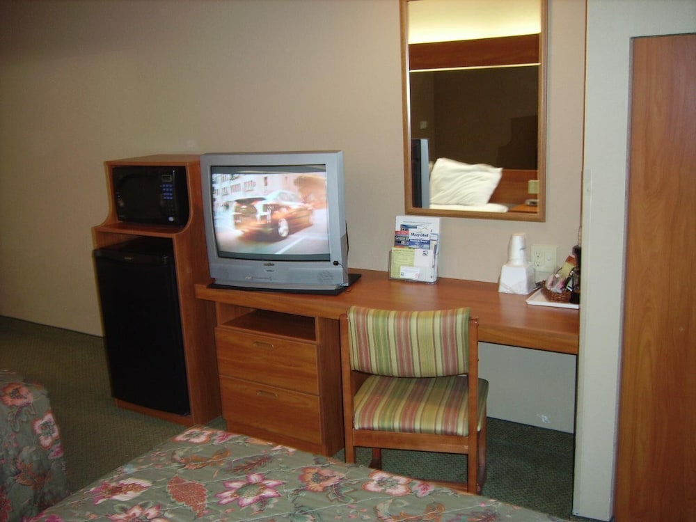 Microtel Inn By Wyndham Parry Sound 17/24