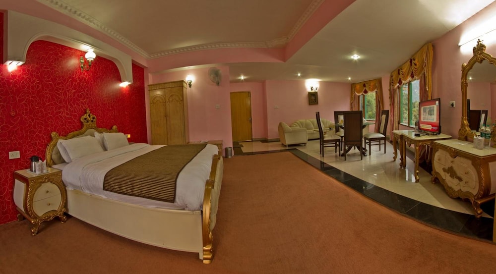 ROYAL PARK RESORT. 19/47