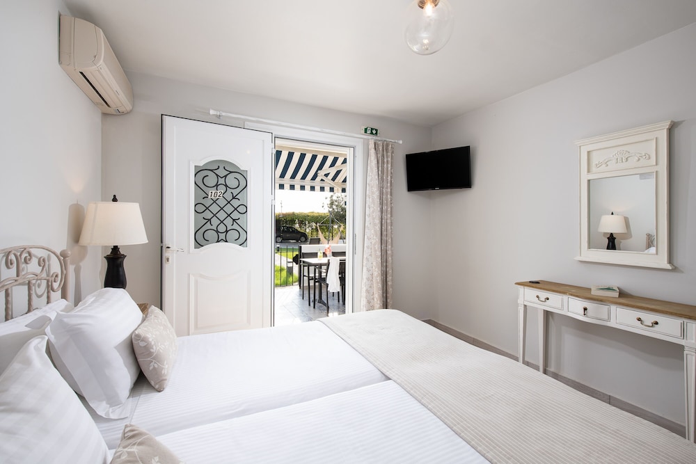 Thomatos Apartments Lourdas Beach 6/50