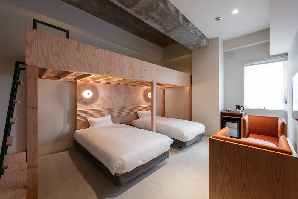 LOFT, MODERATE