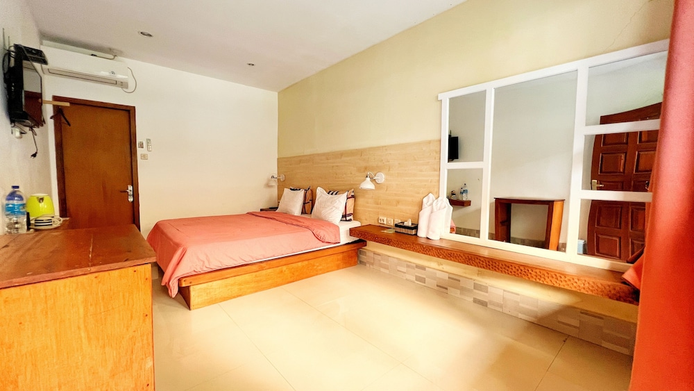 Centro Bajo Hotel 7/50