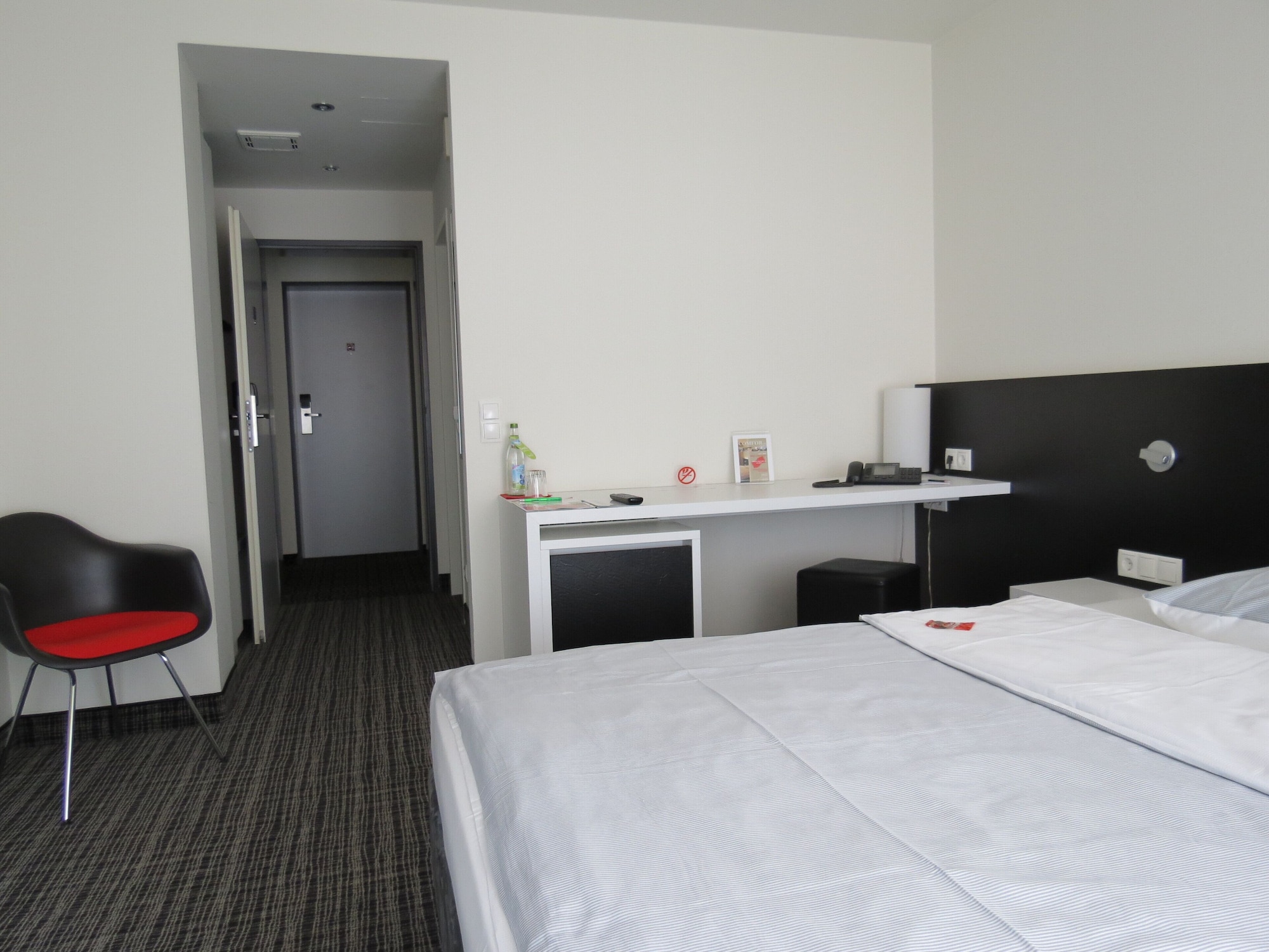 غرفة كومفورت مفردة، Comfor Hotel 11/12