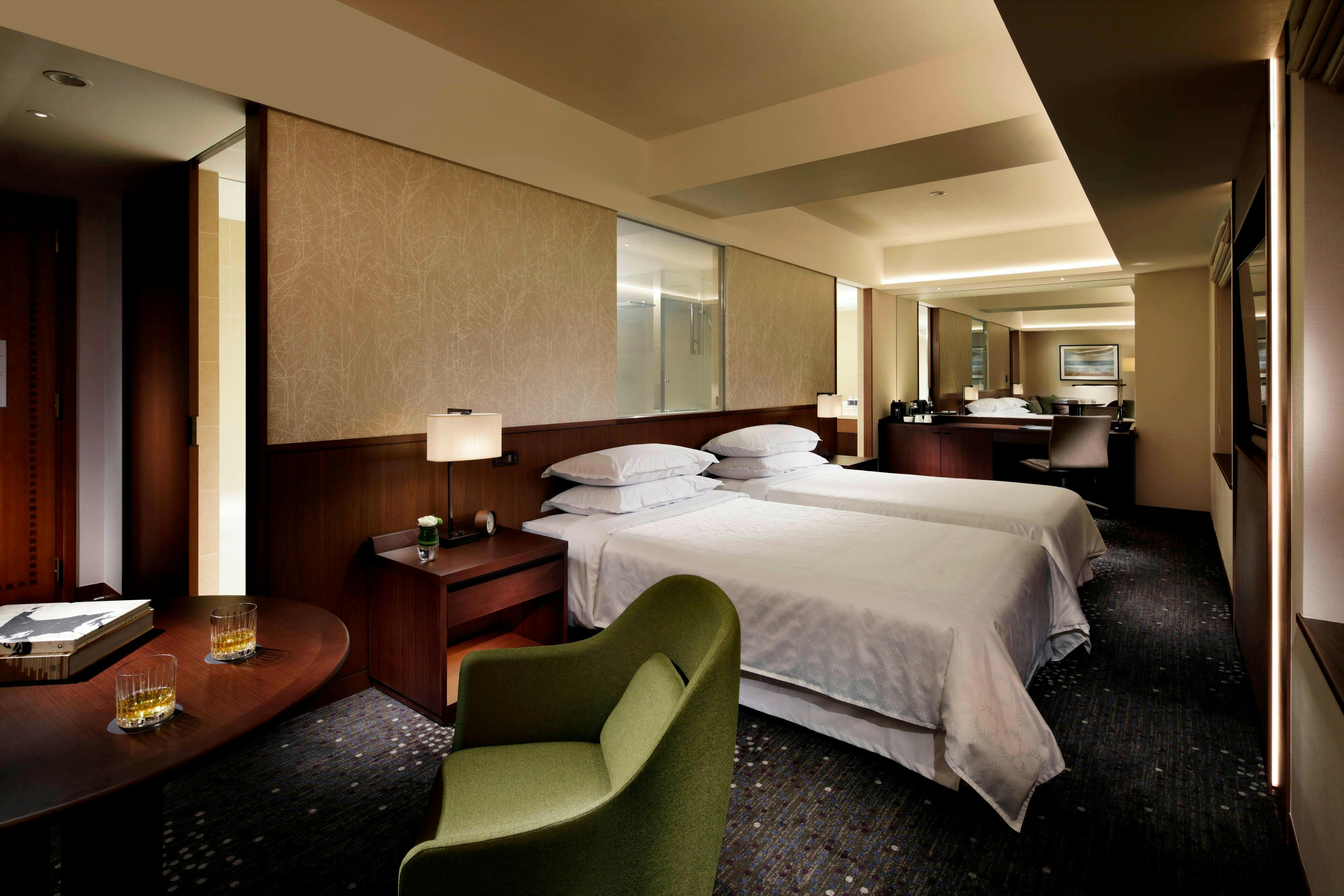Yokohama Bay Sheraton Hotel And Towers 26/81