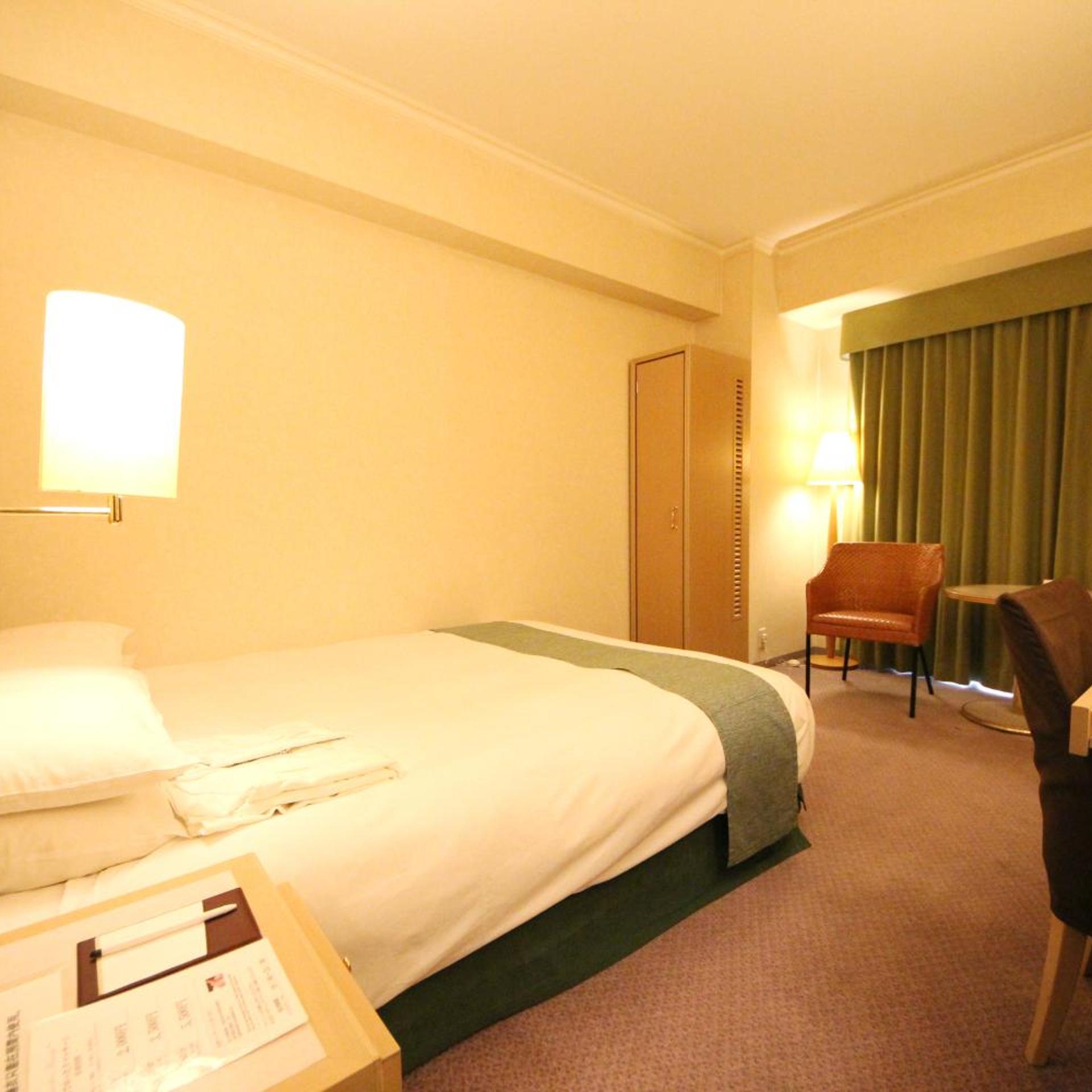 ROOM, SEMI DOUBLE BED