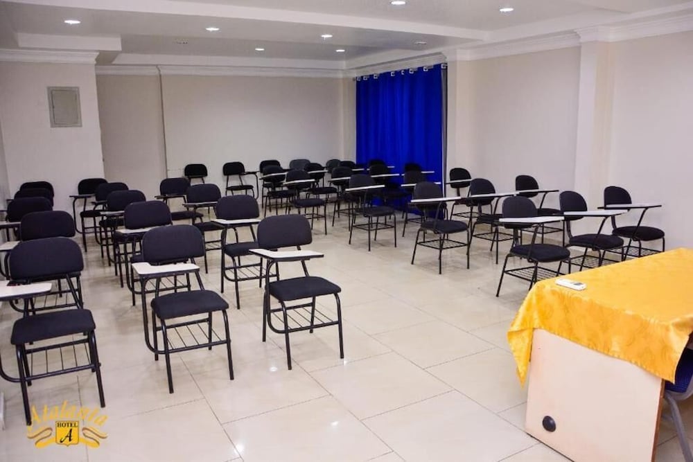 Atalanta Hotel 23/26