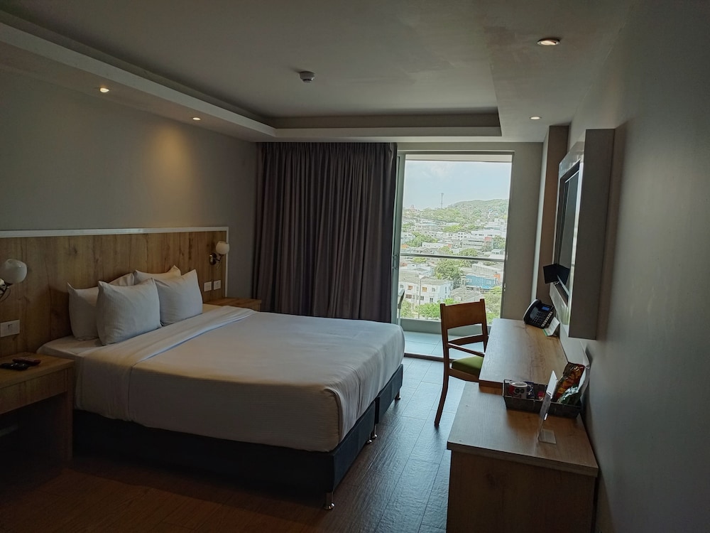 SUPERIOR, KING BED