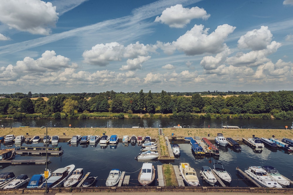 Crowne Plaza London - Kingston 47/50