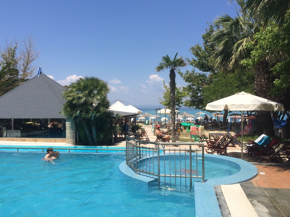 Naias Beach Hotel 31/43