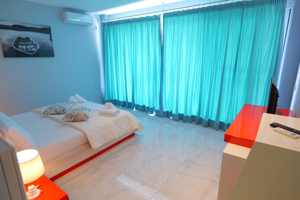 Oceanic Overview Suites 14/50