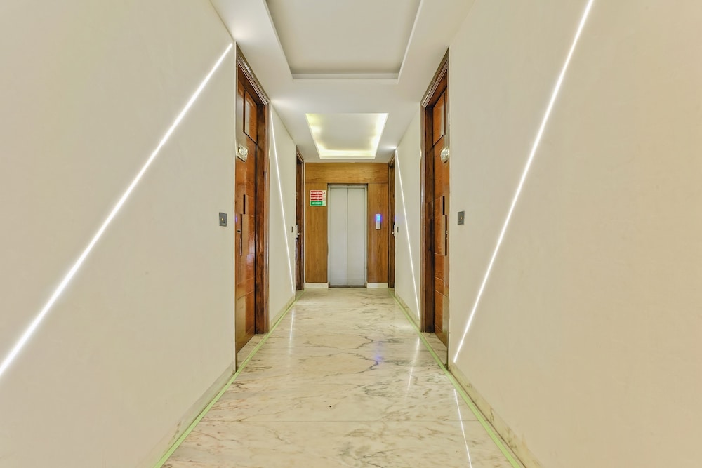 Staybook Hotel Nitya Maharani 43/50