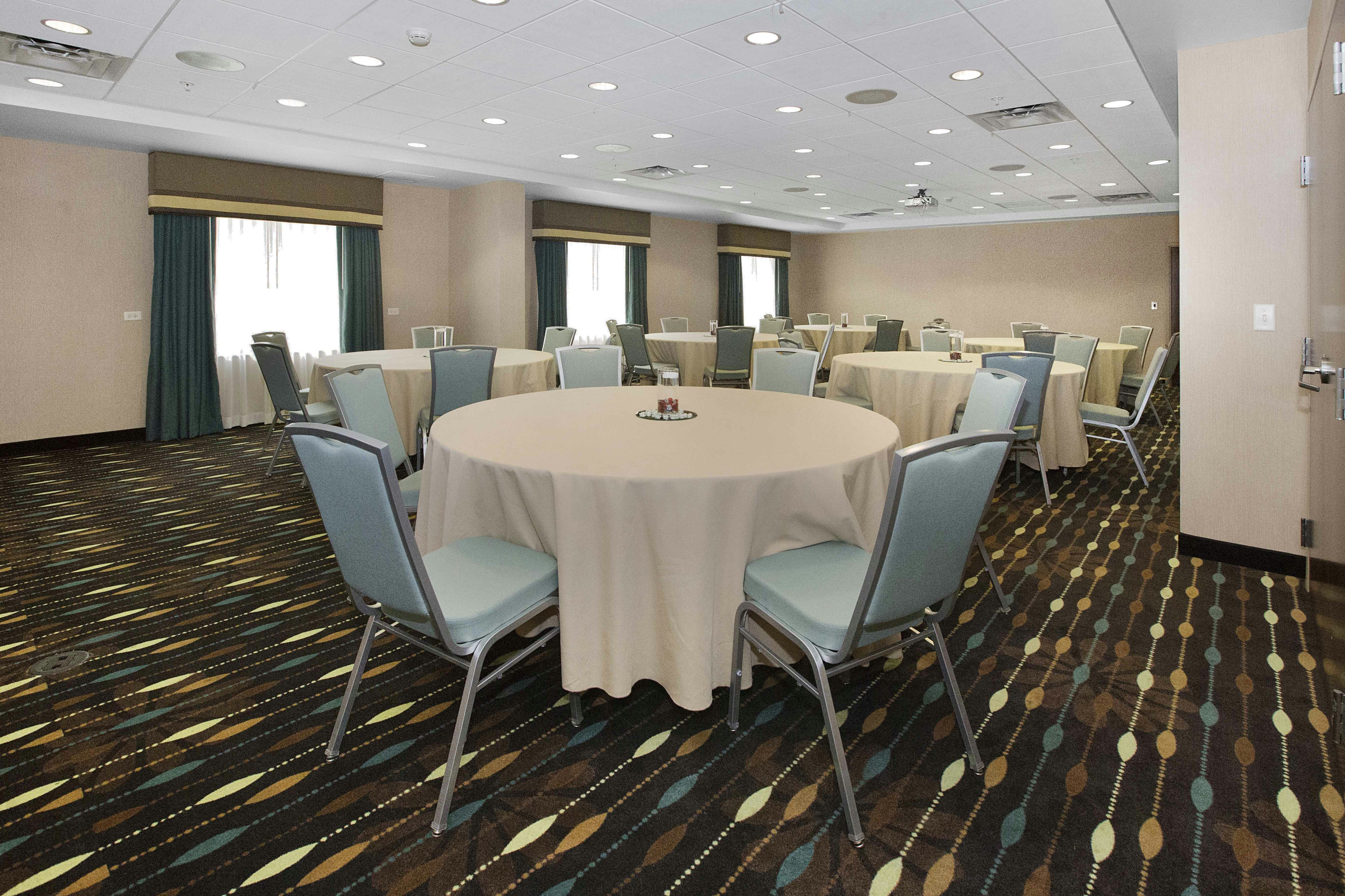 Hampton Inn Pittsburgh-Bridgeville 37/44